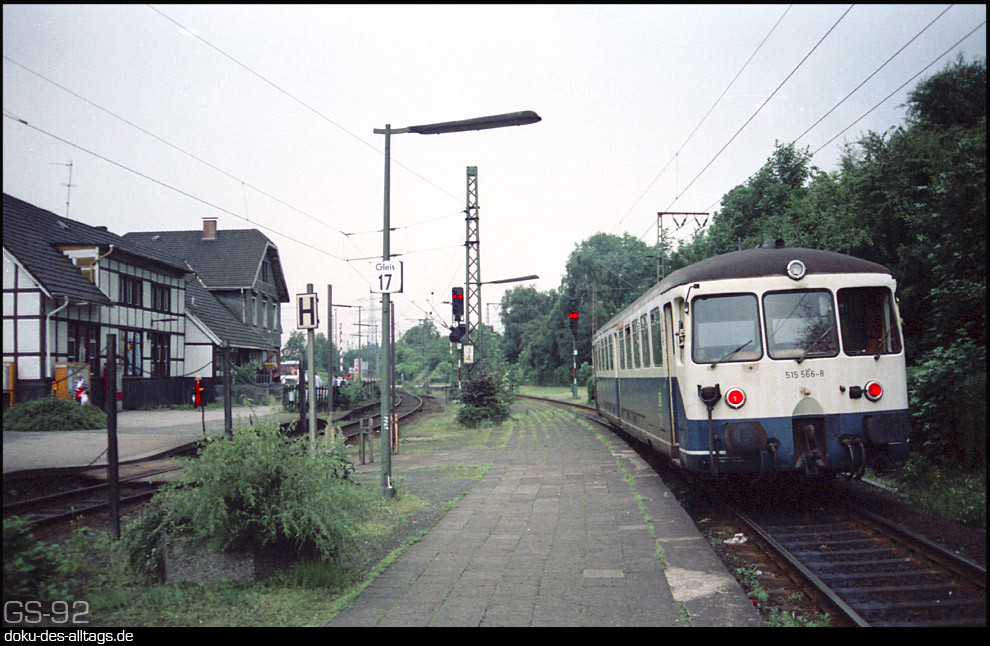 http://www.doku-des-alltags.de/StreckenundBahnhoefe/NRW/Muenster-Coesfeld-Oberhausen/Muenster-Coesfeld-Oberhausen%20Data/515 566 in Bottrop Hbf.jpg
